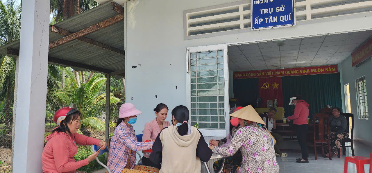 Xã Tân Thới triển khai lấy ý kiến Nhân dân đối với dự thảo sửa đổi, bổ sung Hiếp pháp năm 2013 trên ứng dụng VNEID