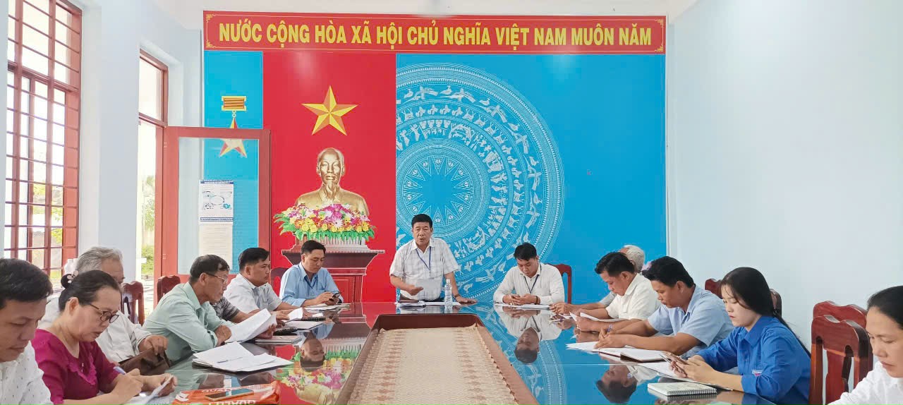 XÃ TÂN THỚI TỔ CHỨC HỘI NGHỊ ĐÁNH GIÁ CÔNG TÁC TRIỂN KHAI THỰC HIỆN MÔ HÌNH “PHÂN LOẠI RÁC TẠI NGUỒN VÀ THU GOM RÁC THẢI TẠI KHU DÂN CƯ” TRÊN ĐỊA BÀN