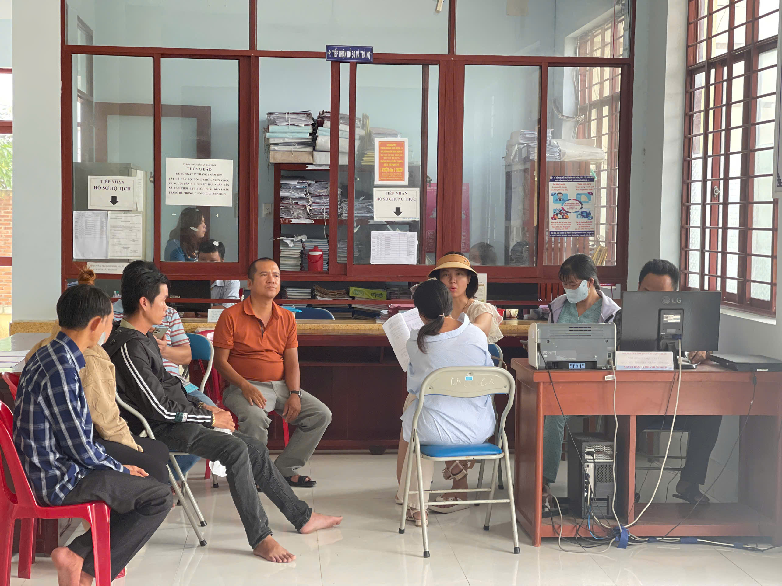 Kết quả thực hiện cải cách hành chính nhà nước giai đoạn 2021-2025 trên địa bàn xã Tân Thới