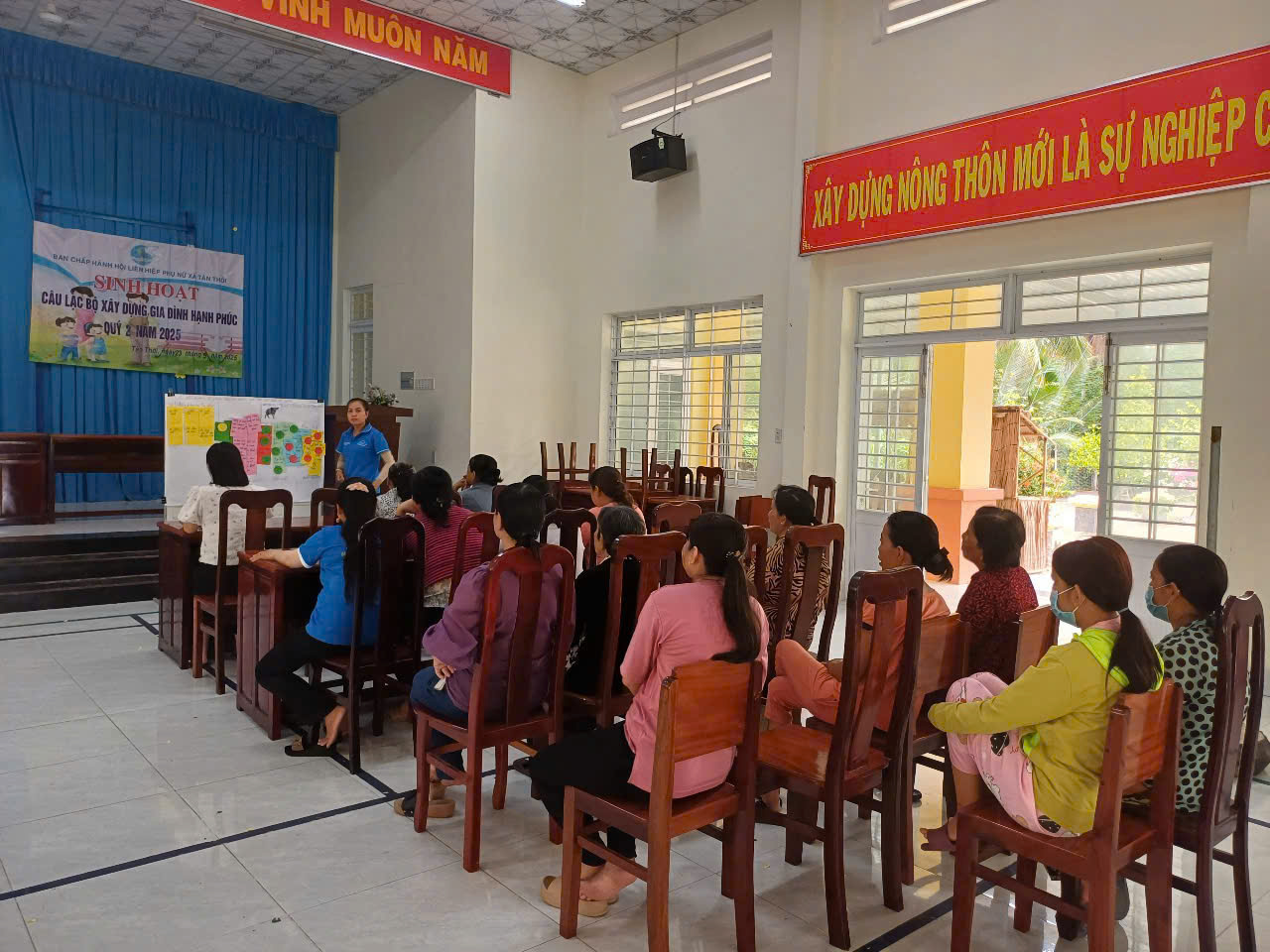 HỘI PHỤ NỮ XÃ TÂN THỚI TỔ CHỨC SINH HOẠT CÂU LẠC BỘ “XÂY DỰNG GIA ĐÌNH HẠNH PHÚC” QUÍ 2